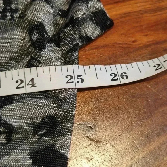 SIMPLY Vera Vera Wang women's gray & black blouse - Picture 6 of 6